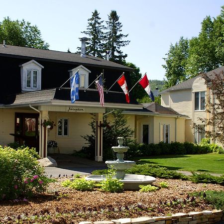Relais St-Denis Hotel Saint-Sauveur-des-Monts Buitenkant foto