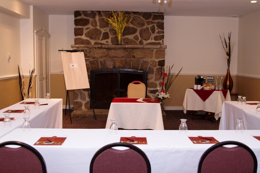 Relais St-Denis Hotel Saint-Sauveur-des-Monts Buitenkant foto
