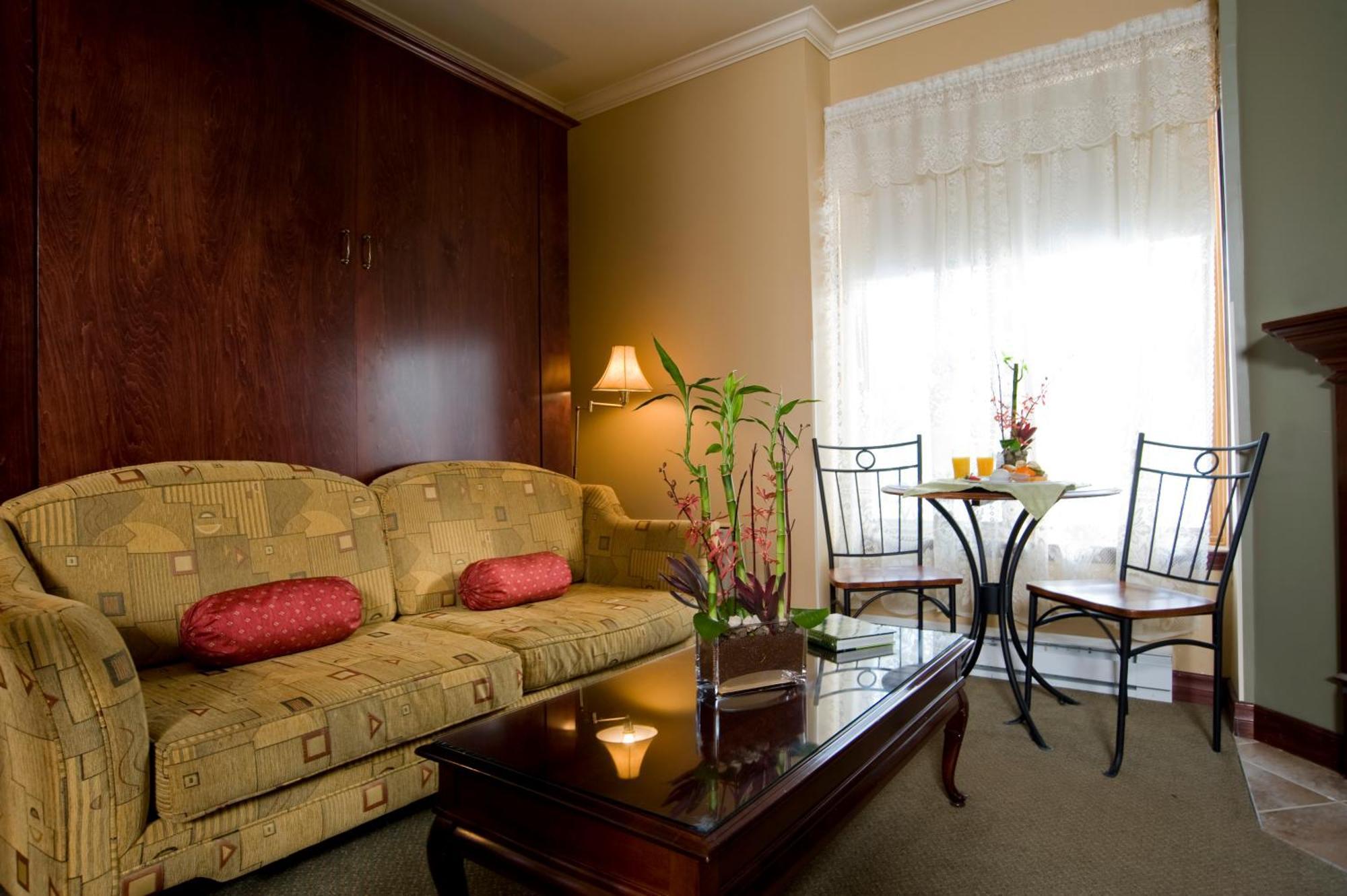Relais St-Denis Hotel Saint-Sauveur-des-Monts Buitenkant foto