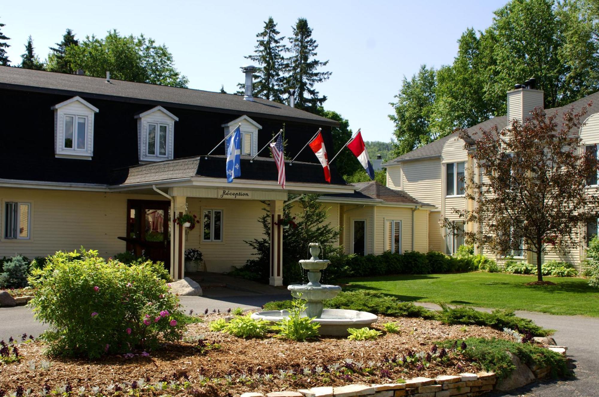 Relais St-Denis Hotel Saint-Sauveur-des-Monts Buitenkant foto