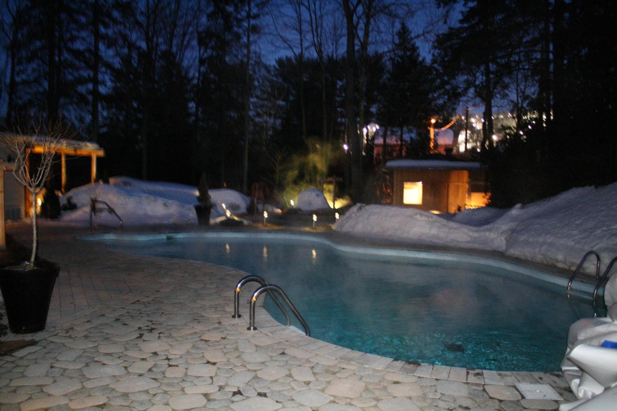 Relais St-Denis Hotel Saint-Sauveur-des-Monts Buitenkant foto