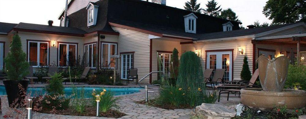 Relais St-Denis Hotel Saint-Sauveur-des-Monts Buitenkant foto
