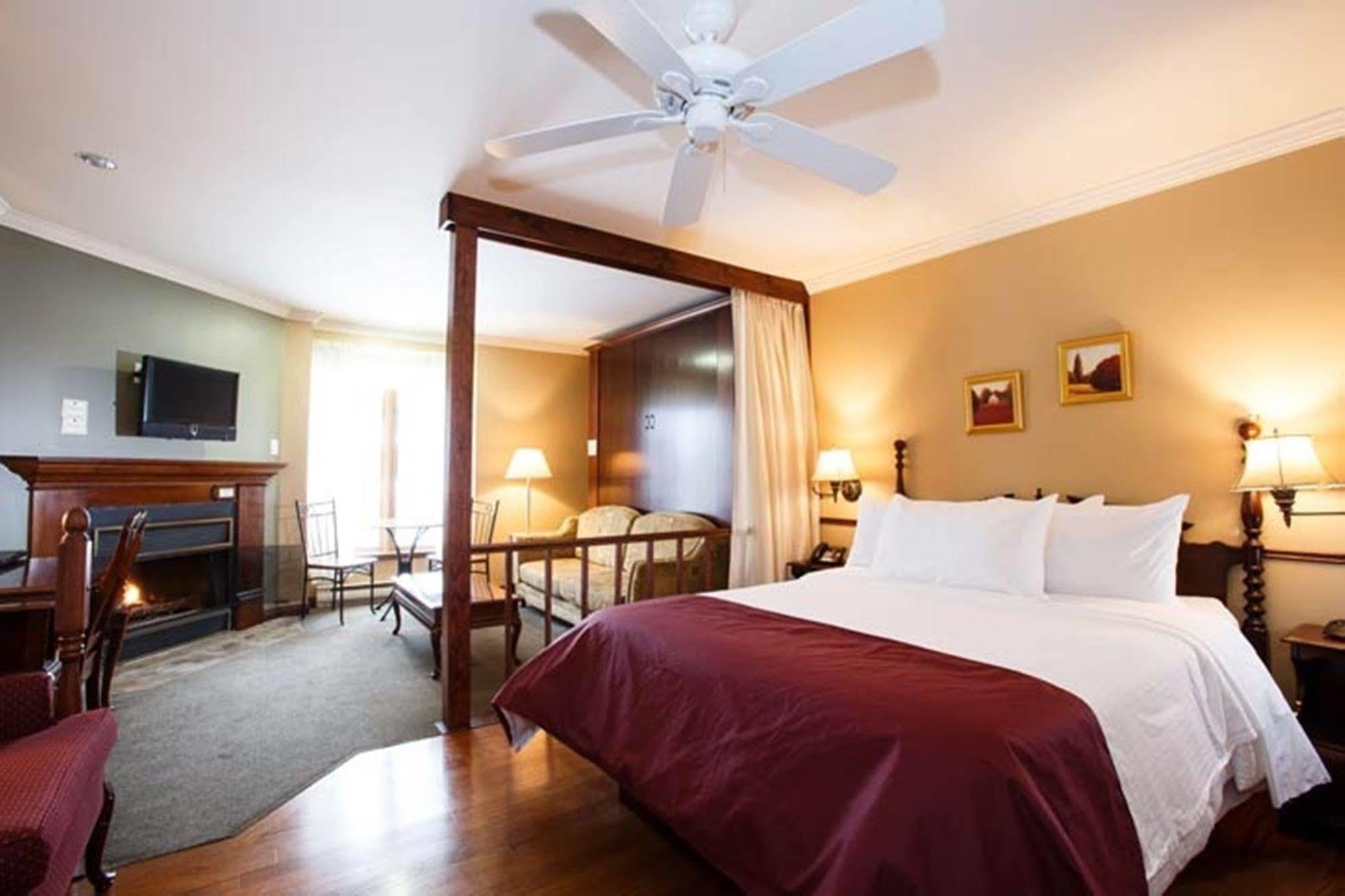 Relais St-Denis Hotel Saint-Sauveur-des-Monts Buitenkant foto